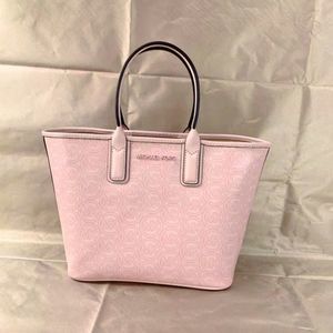 MICHAEL KORS 👜👜 MAKE OFFER